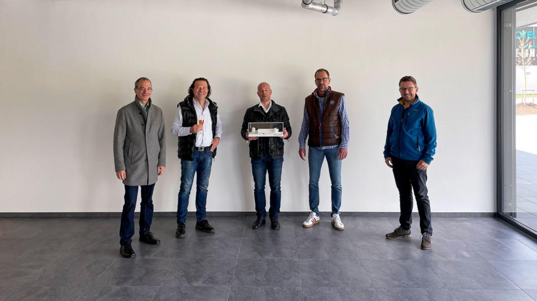 Übergabe der Zweifach-Sporthalle Rietheim-Weilheim